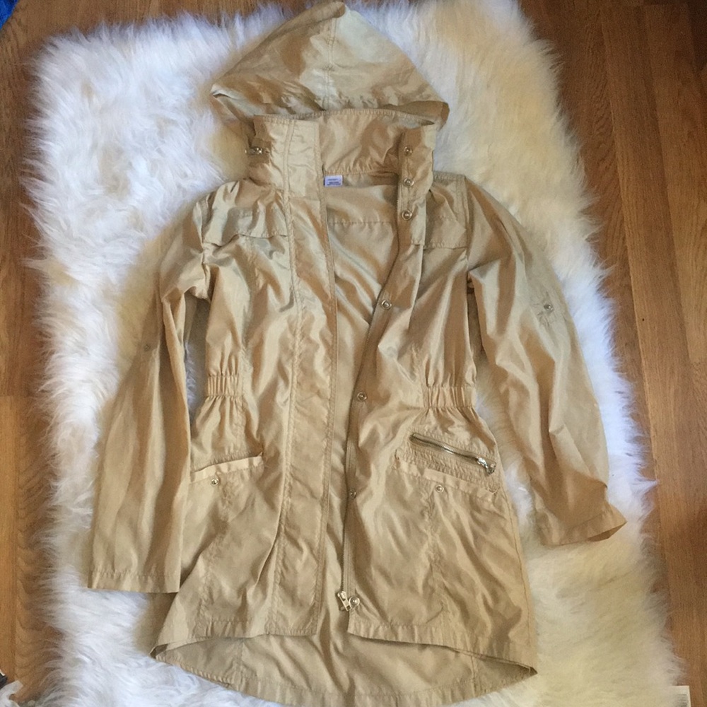Women's rain coat NWOT